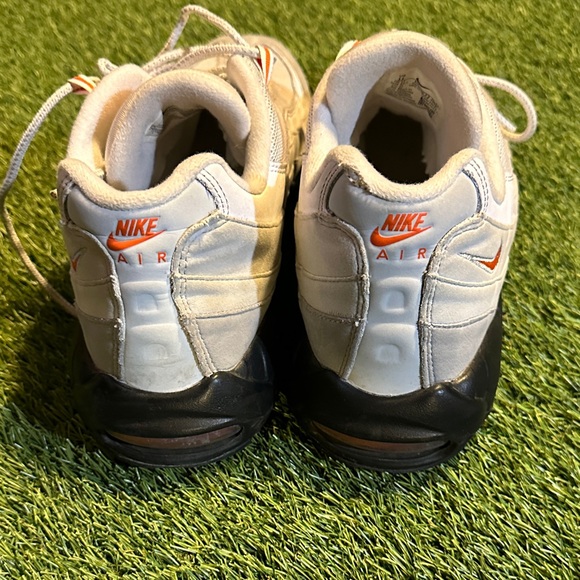 Nike Air Max 95 Wolf Grey Safety Orange Pure Platinum Size 13 - Picture 4 of 6